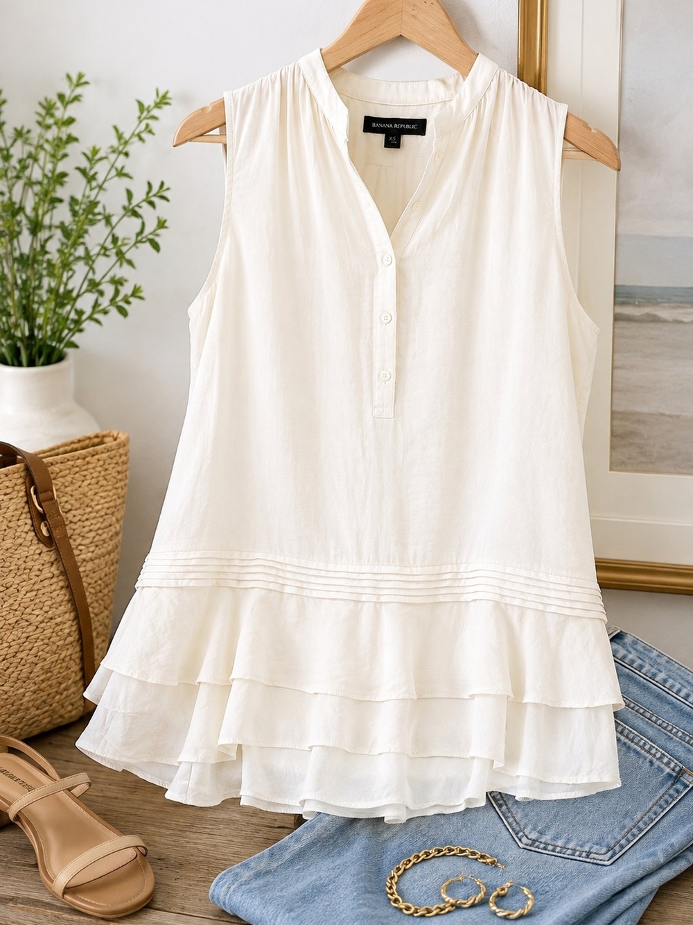 Banana Republic White Tiered Ruffle Hem Sleeveless Blouse XS